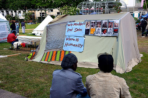 2014-06-02 Sudan Flüchtlinge Protest gegen Abschiebung, Weißekreuzplatz Hannover, (3).JPG