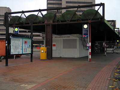 2012 Abriss der 1115 Quadratmeter großen Dachkonstruktion Zentraler Omnibusbahnhof ZOB Hannover, c2